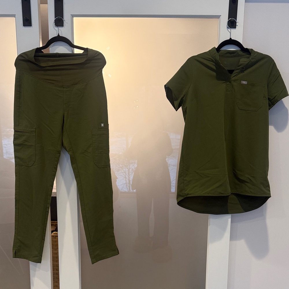 Figs MATERNITY Olive Green Women's straight leg pant and Top Set